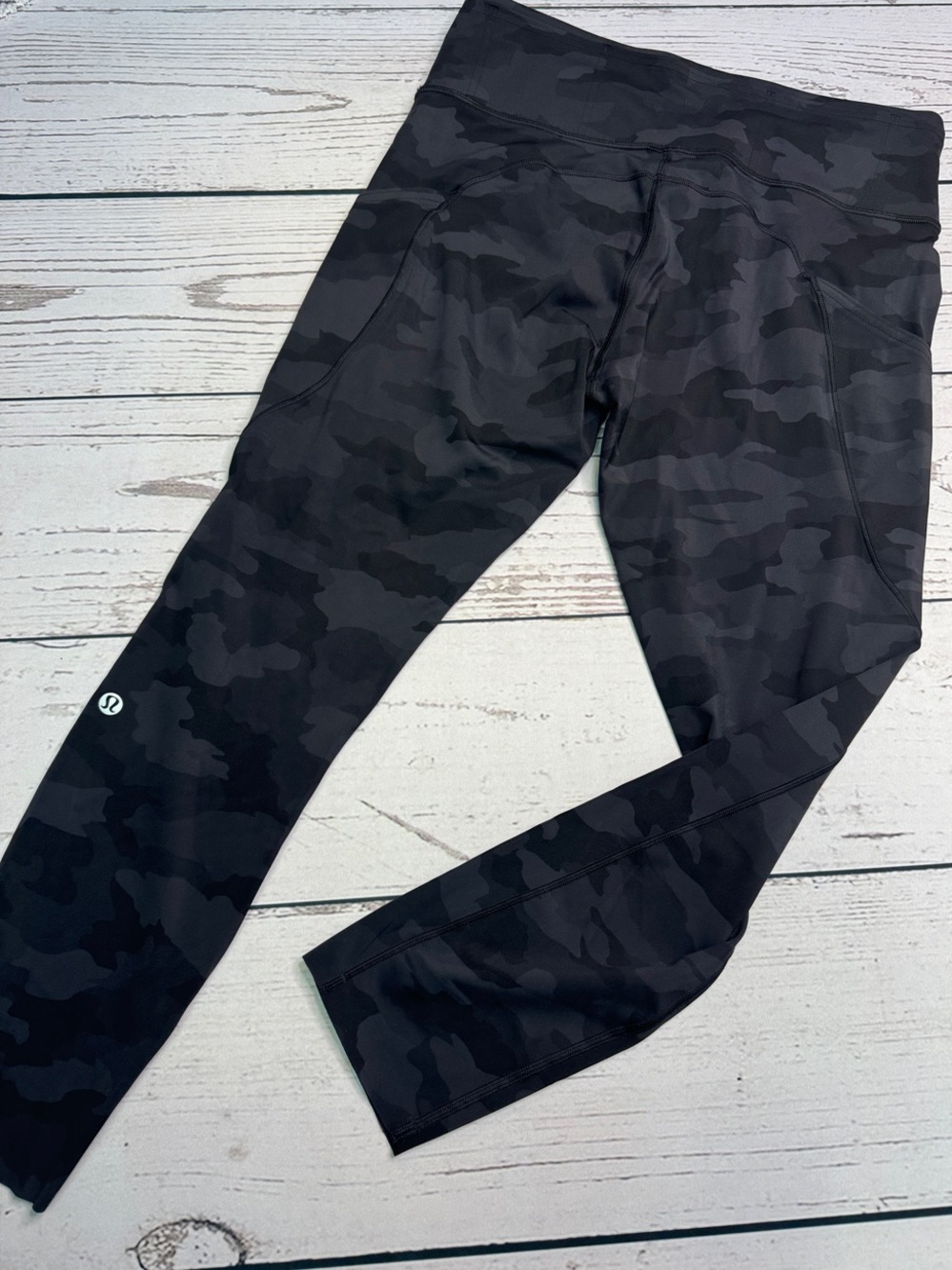 Women’s Lululemon Black Camo Leggings Size 10